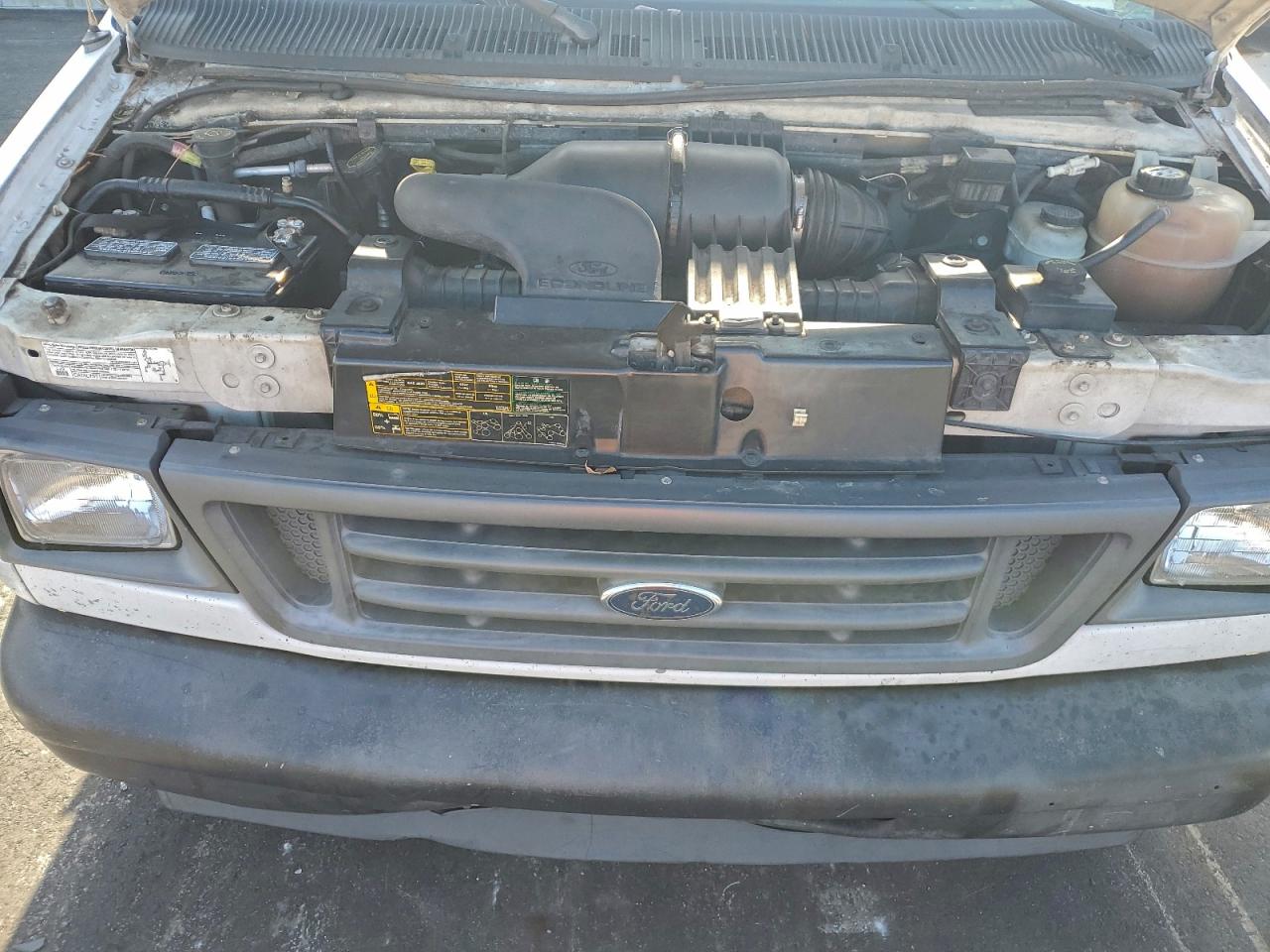 Ford E-250 E250 Van Image 12