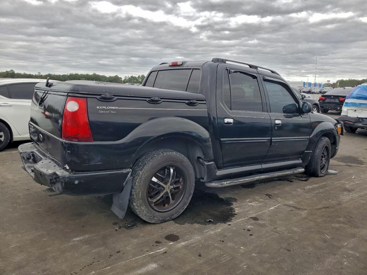 Ford Explorer Image 11