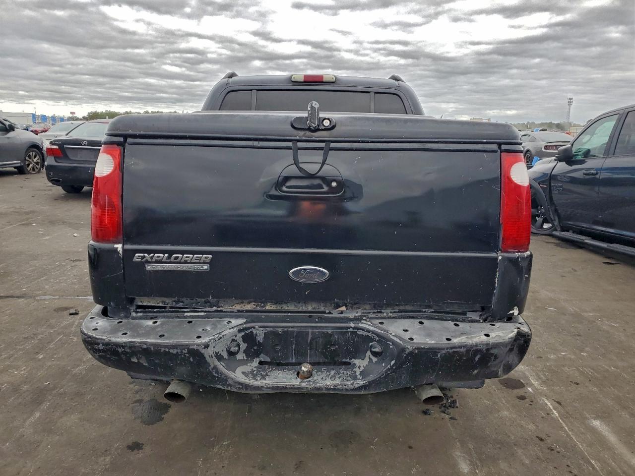 Ford Explorer Image 5