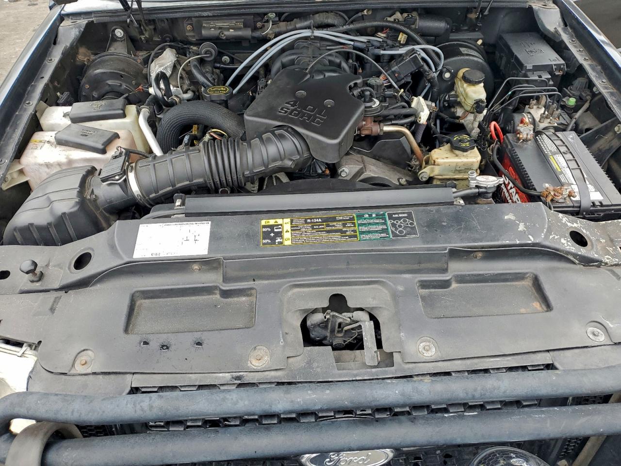 Ford Explorer Image 4