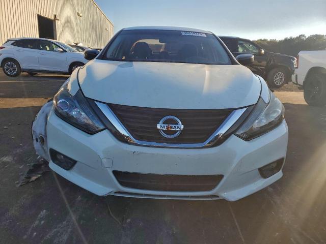 Nissan Altima 2.5 Image 6