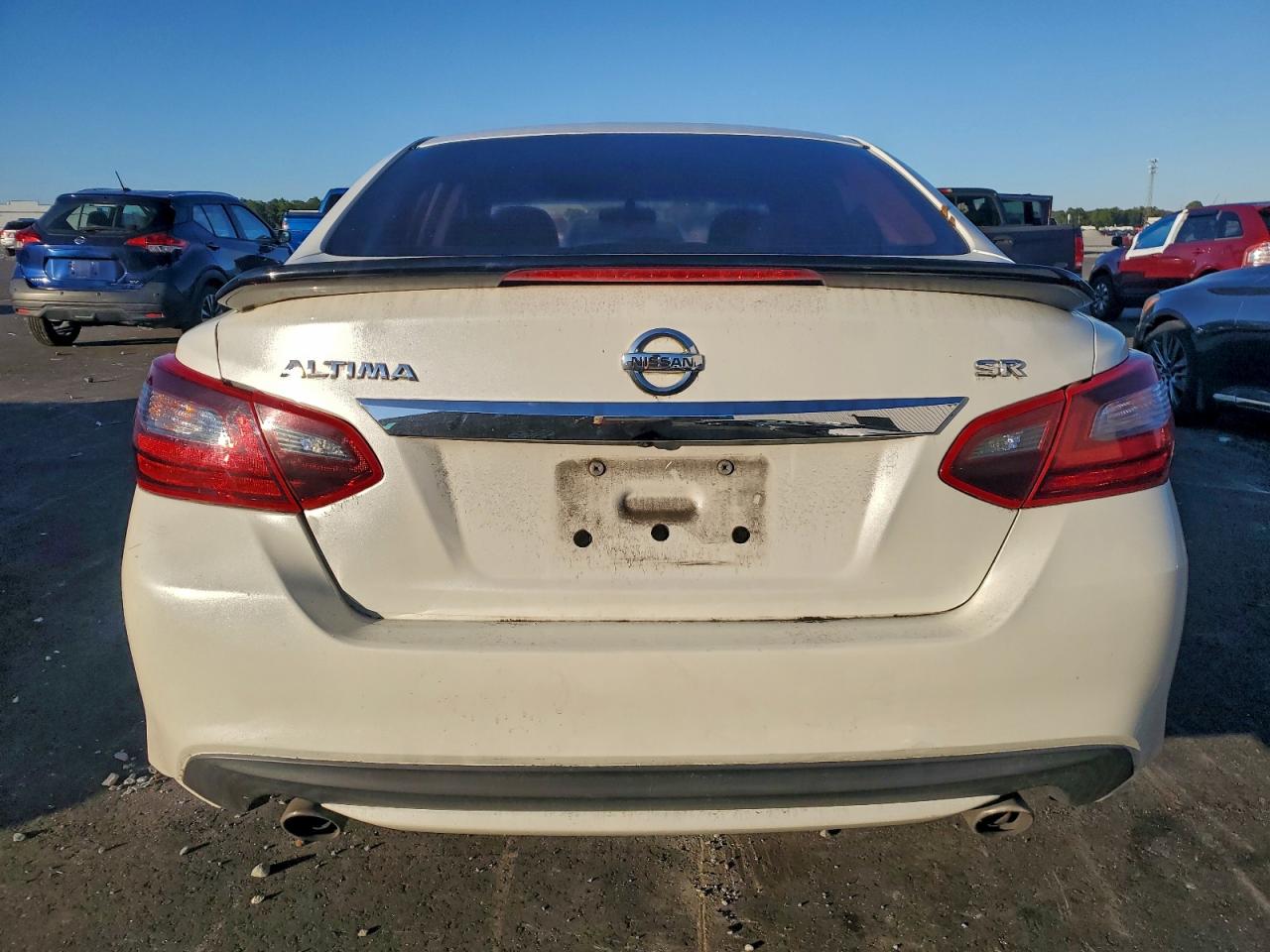 Nissan Altima 2.5 Image 8