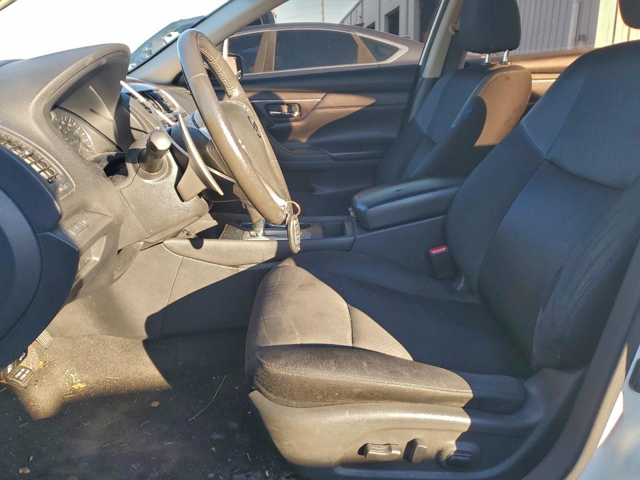 Nissan Altima 2.5 Image 9