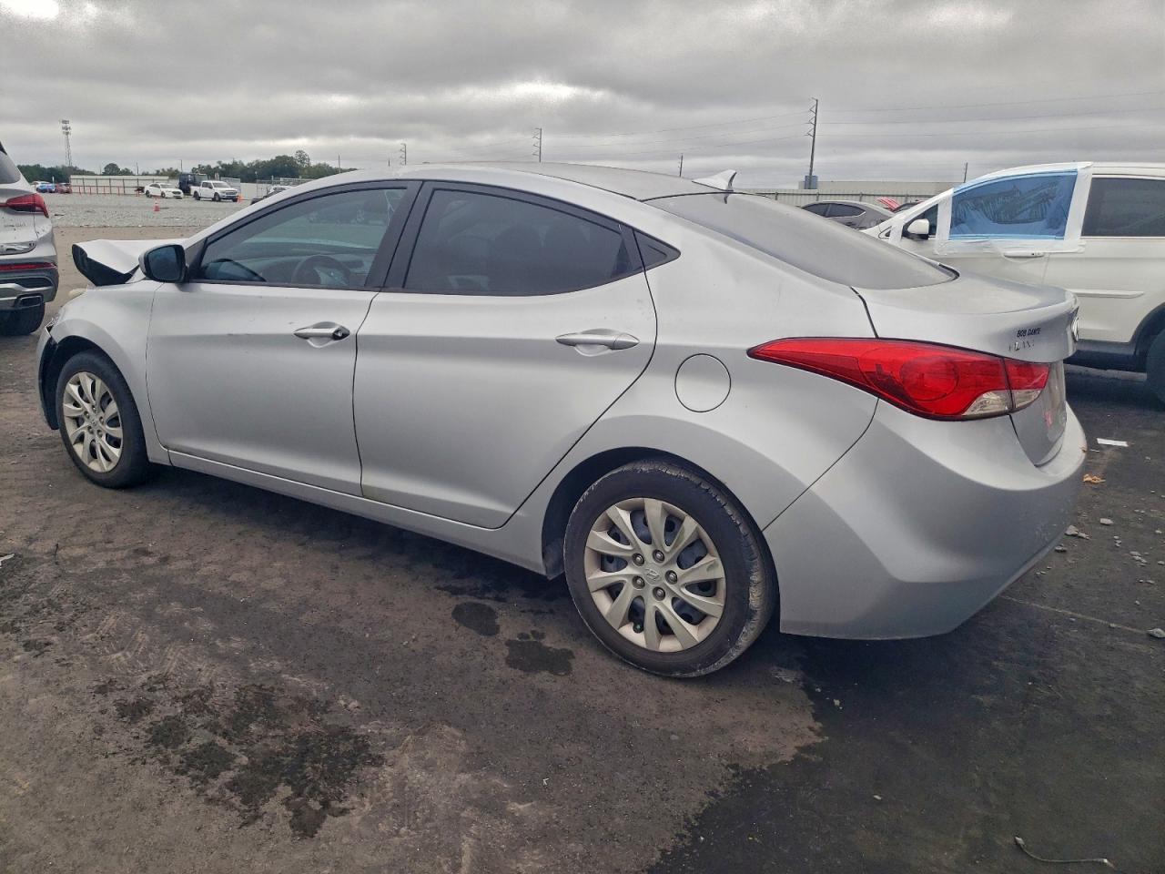 Hyundai ELANTRA Gls Image 9