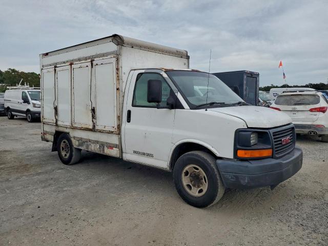 GMC Savana Cutaway G3500 Image 11