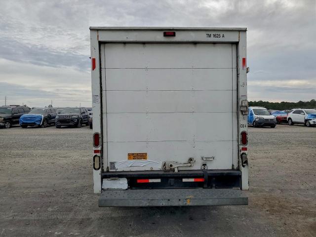 GMC Savana Cutaway G3500 Image 9