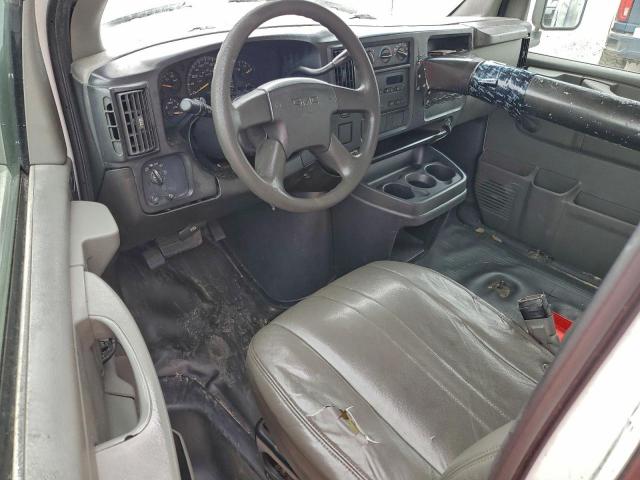 GMC Savana Cutaway G3500 Image 7