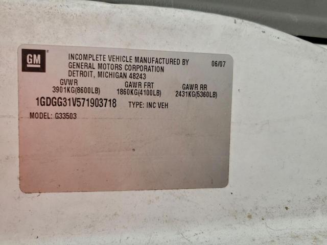 GMC Savana Cutaway G3500 Image 2