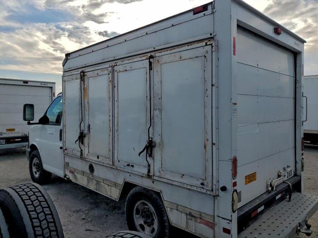 GMC Savana Cutaway G3500 Image 7