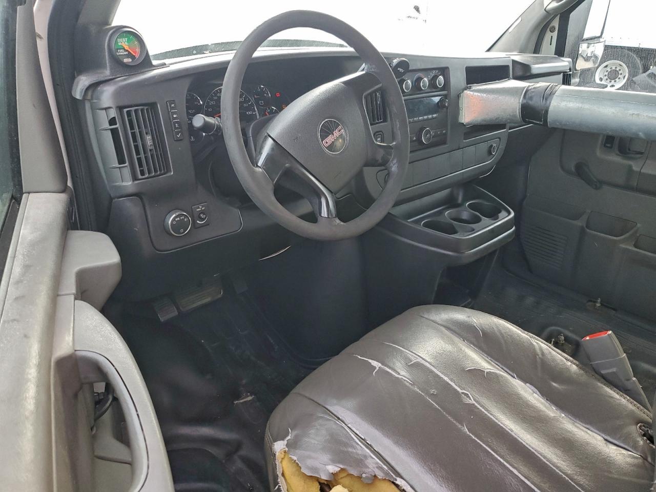 GMC Savana Cutaway G3500 Image 12