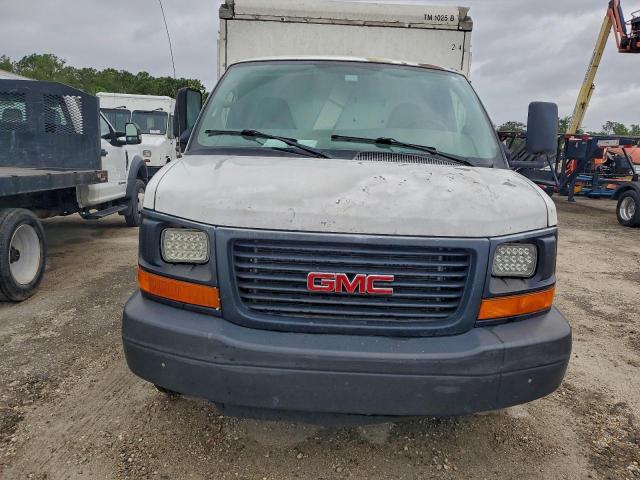 GMC Savana Cutaway G3500 Image 4