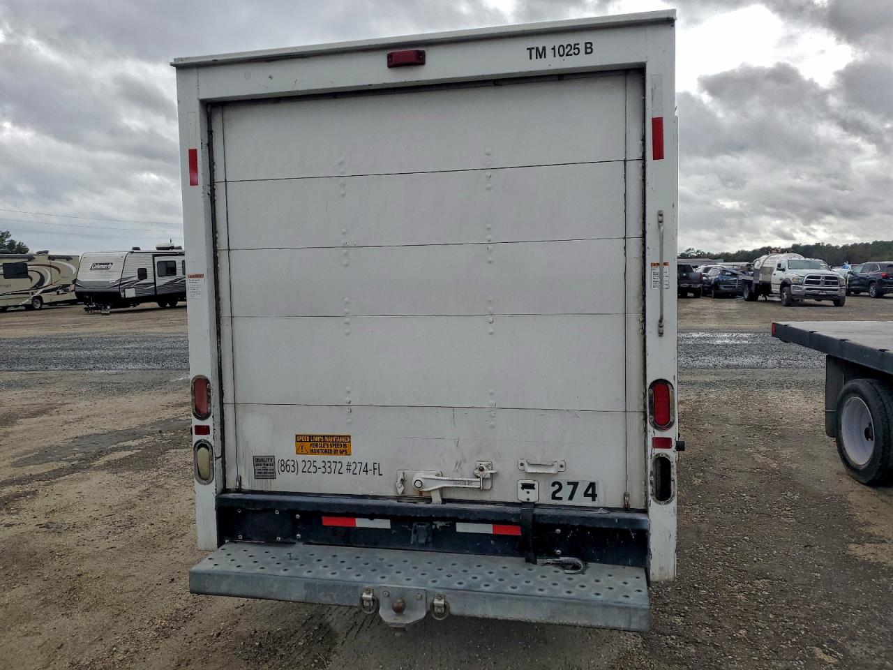 GMC Savana Cutaway G3500 Image 7