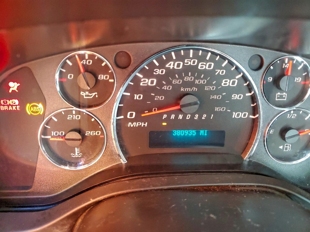 GMC Savana Cutaway G3500 Image 11