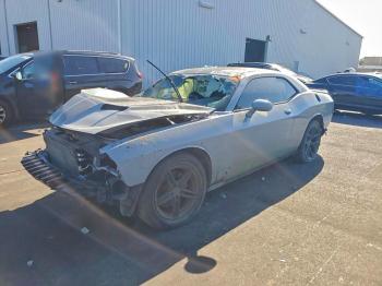  Salvage Dodge Challenger