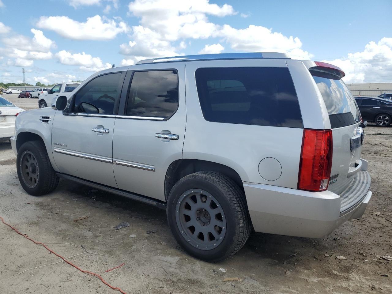 Cadillac Escalade Premium Image 3