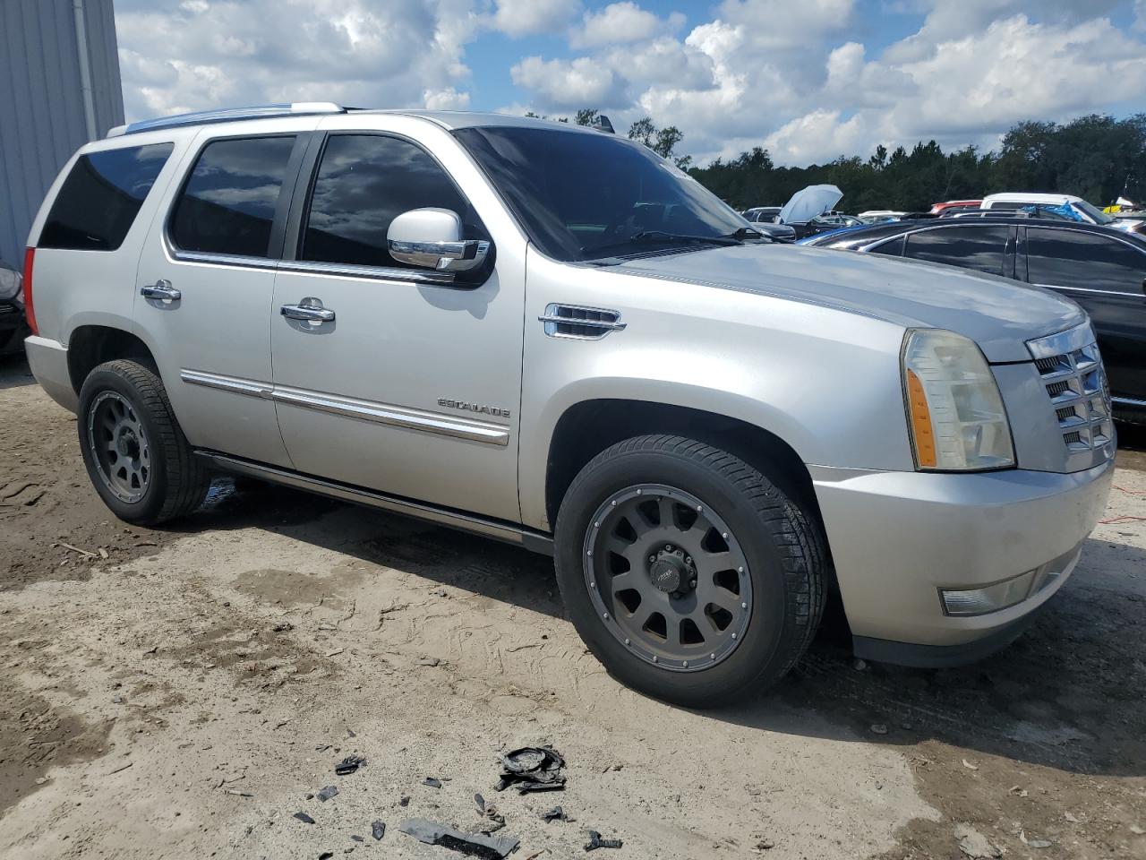 Cadillac Escalade Premium Image 2