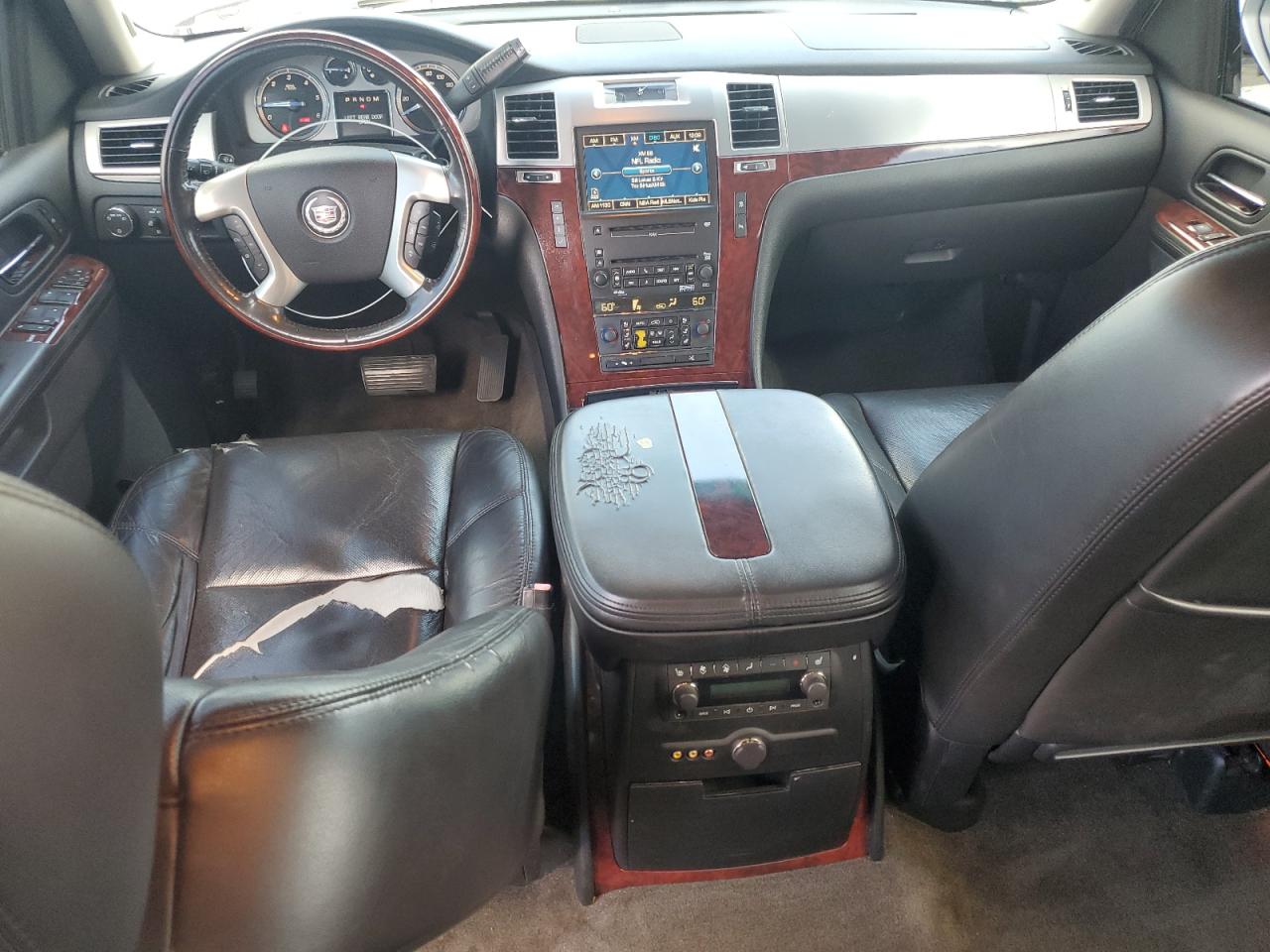 Cadillac Escalade Premium Image 13