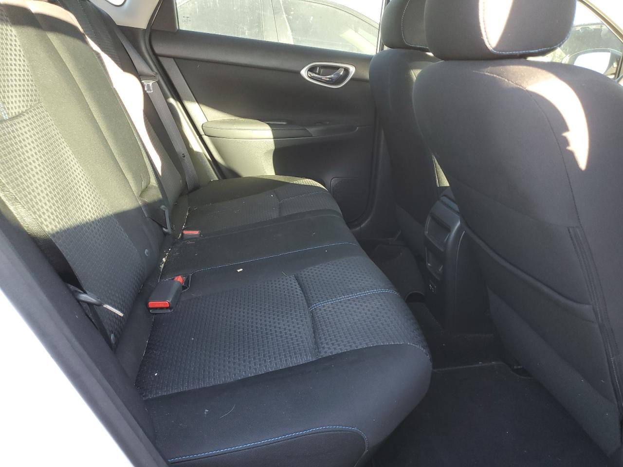 Nissan Sentra S Image 9