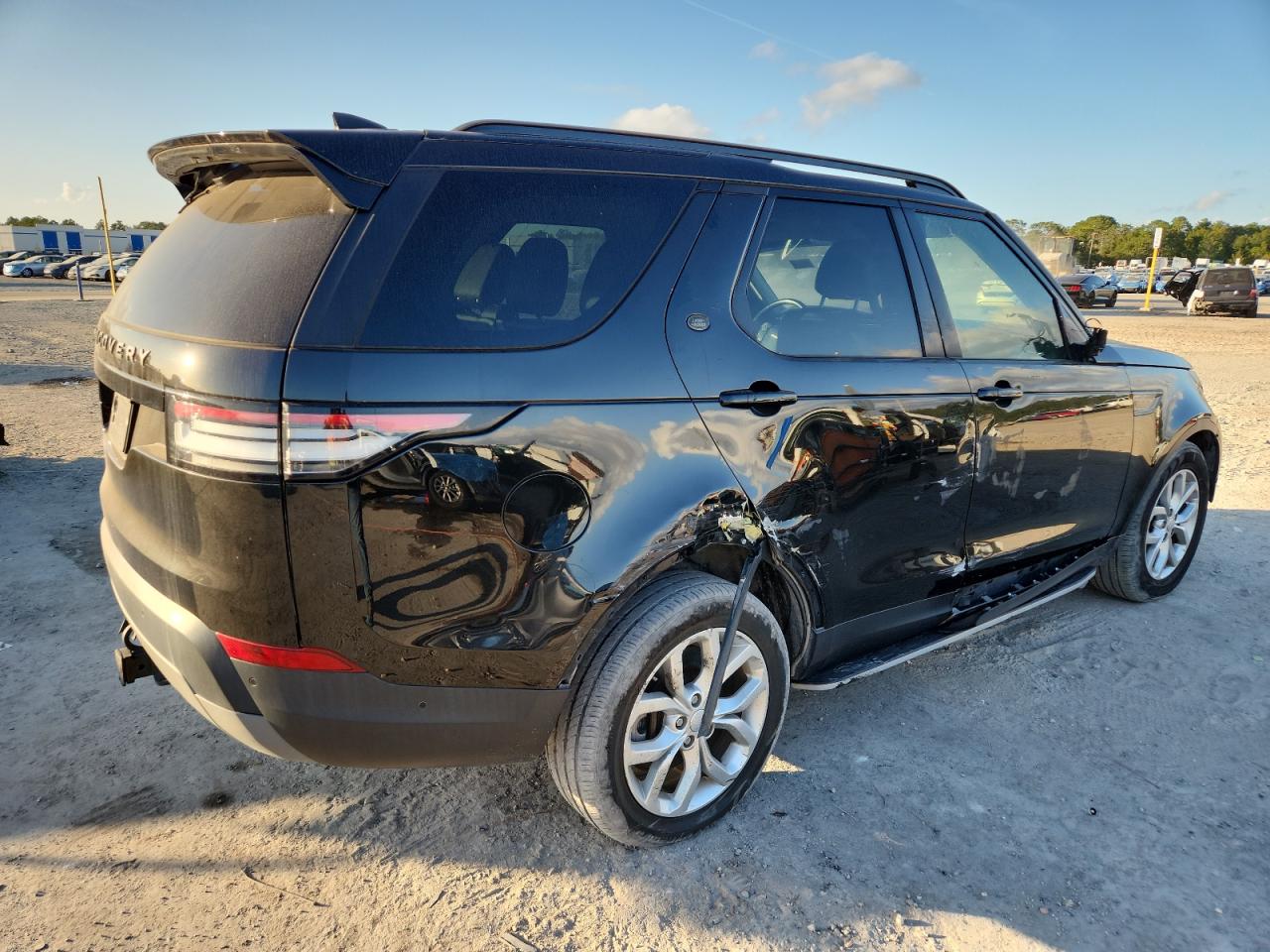 Land Rover Discovery Se Image 3