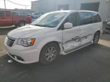  Salvage Chrysler Minivan