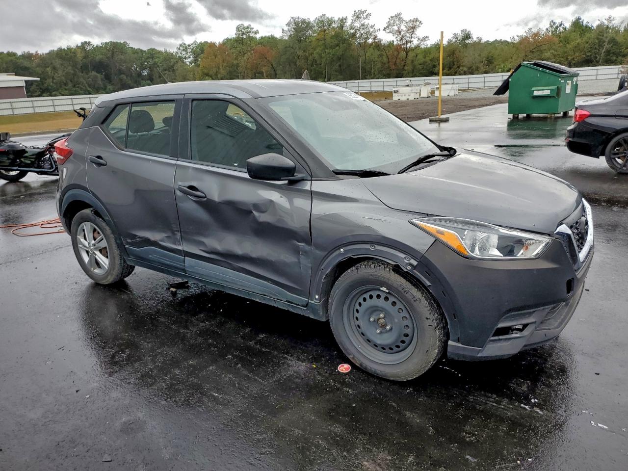 Nissan Kicks S Image 3