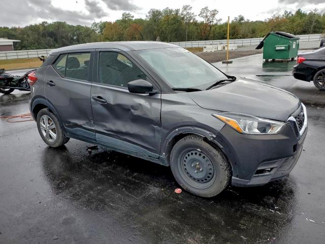 Nissan Kicks S Image 3