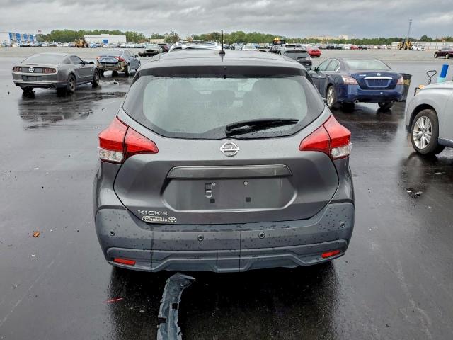 Nissan Kicks S Image 2