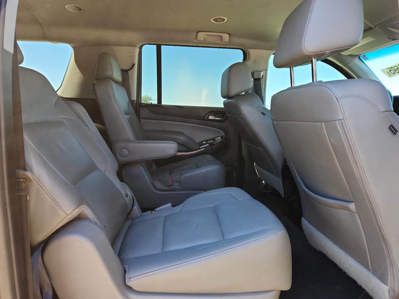 Chevrolet Suburban C1500 Lt Image 7