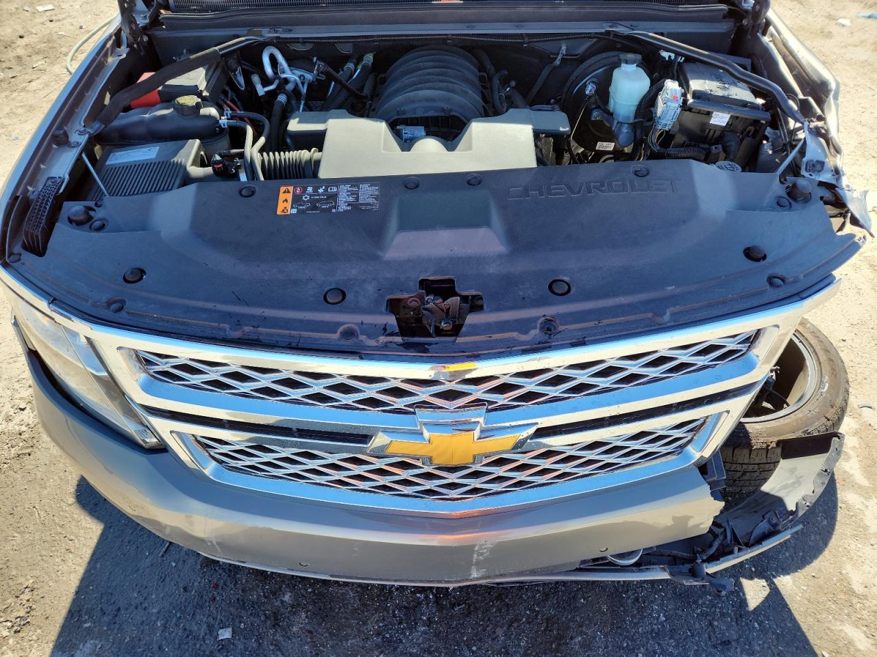 Chevrolet Suburban C1500 Lt Image 8