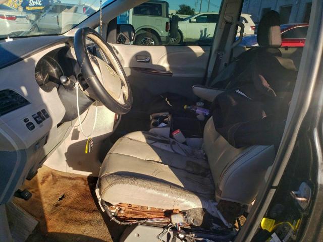 Toyota Sienna Xle Image 2