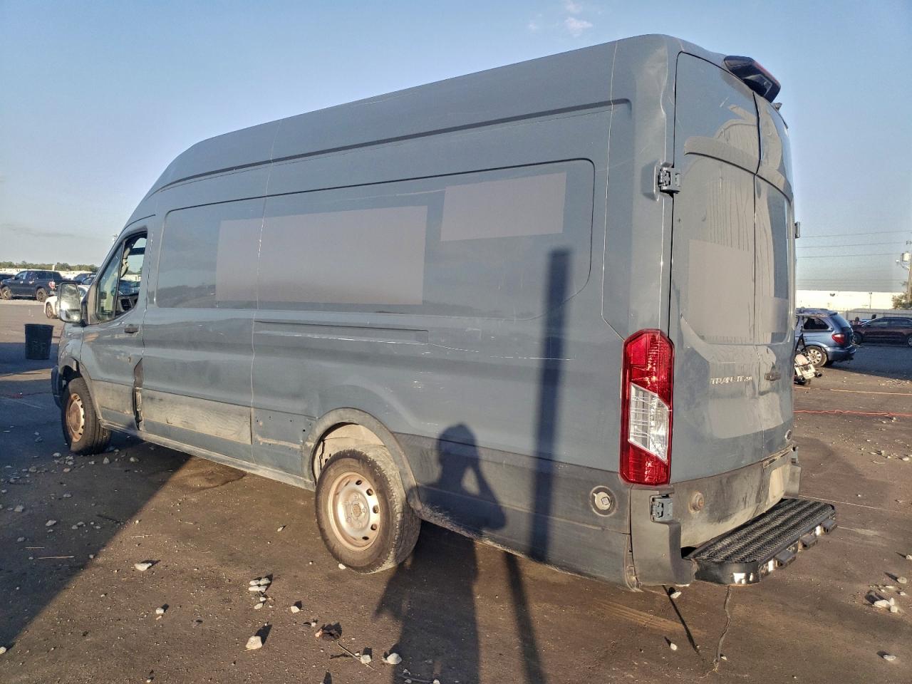 Ford Transit T-250 Image 6