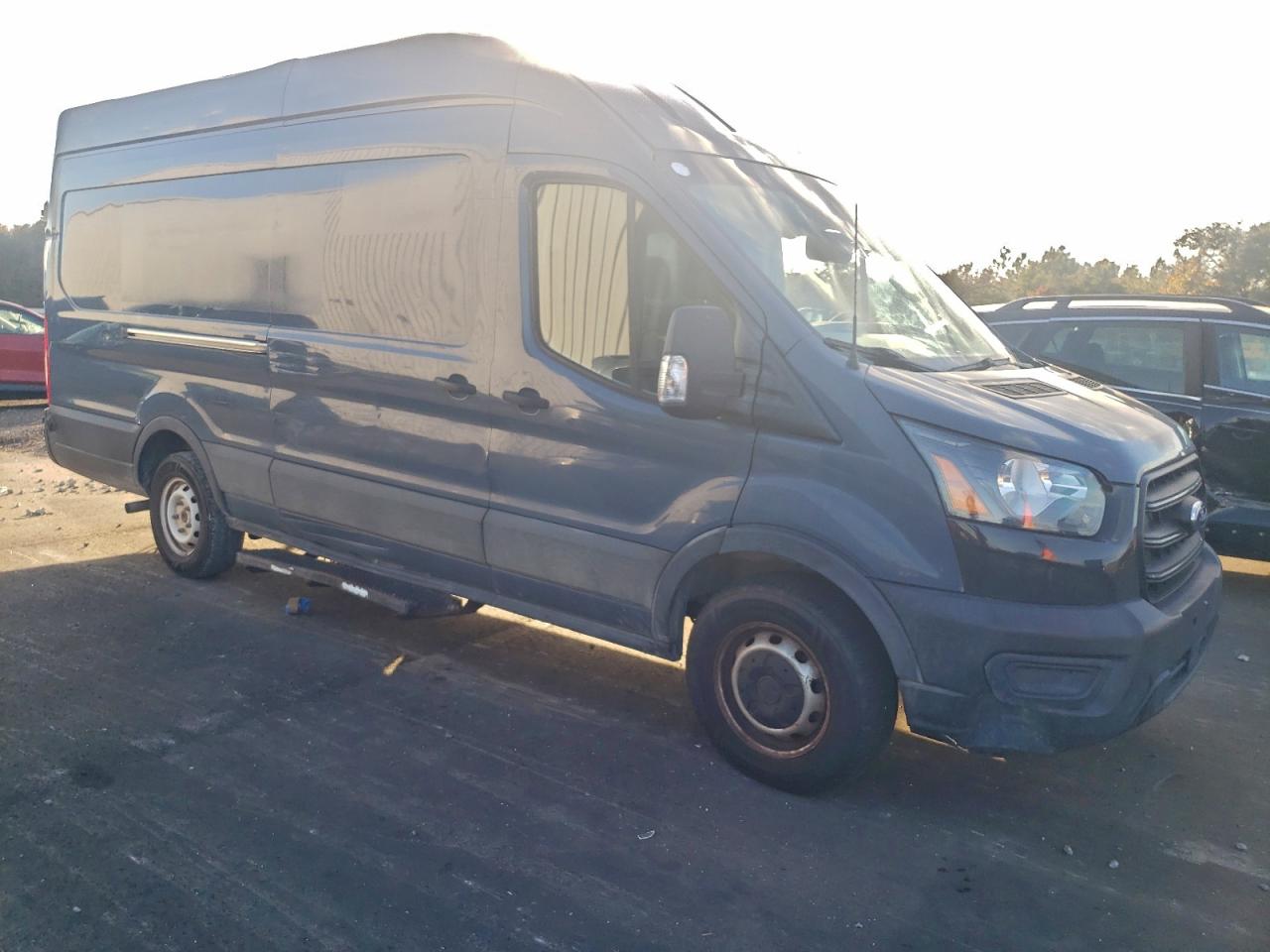 Ford Transit T-250 Image 11