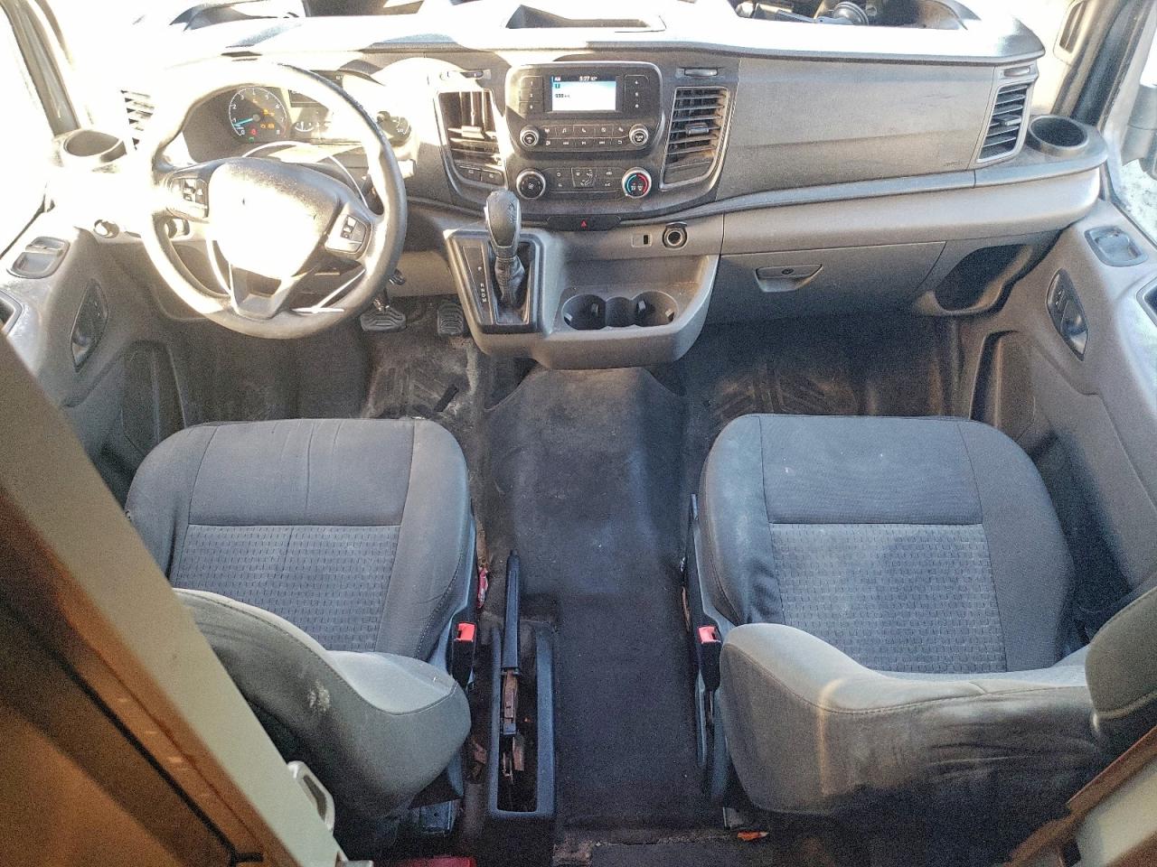 Ford Transit T-250 Image 7