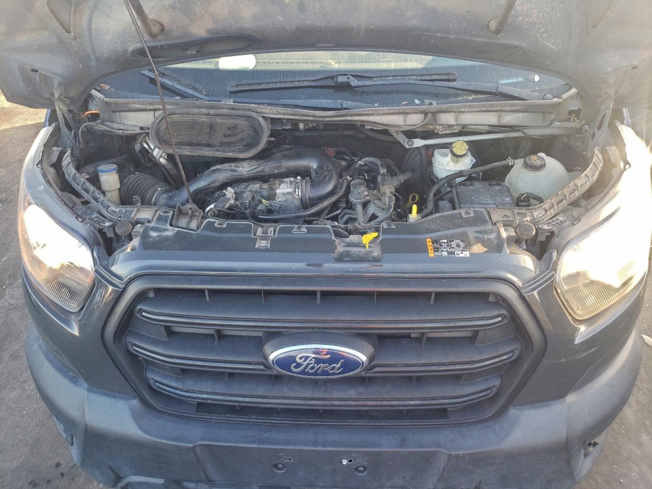 Ford Transit T-250 Image 8