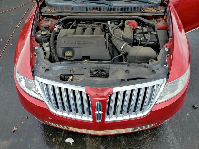 Lincoln MKS Image 12