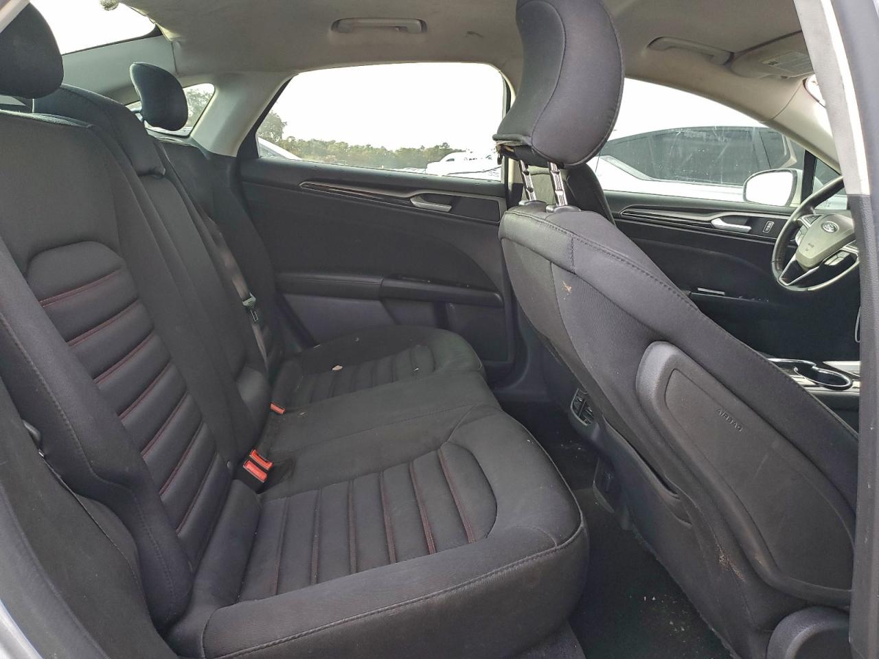 Ford Fusion Se Image 10