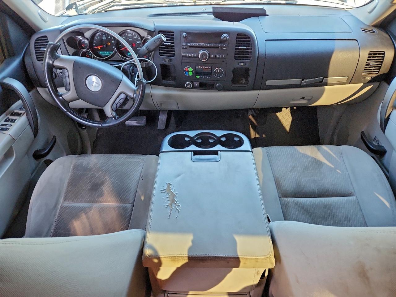 Chevrolet Silverado C1500 Lt Image 3