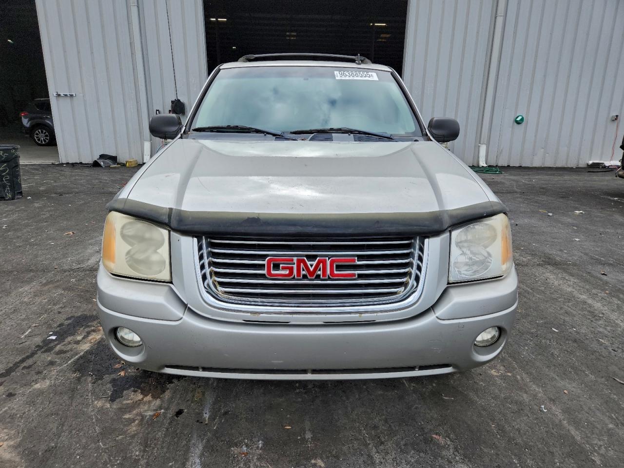 GMC Envoy Image 2