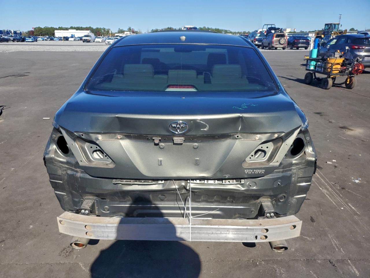 Toyota Avalon Base Image 6