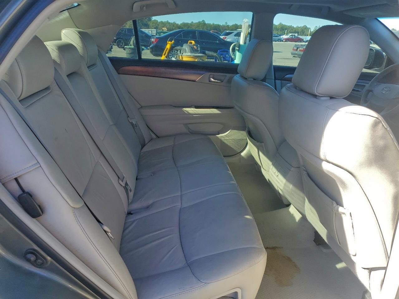 Toyota Avalon Base Image 11