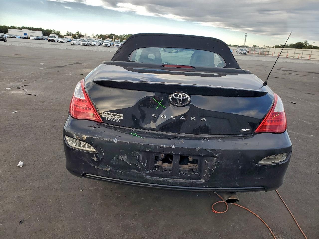 Toyota Camry Se Image 8