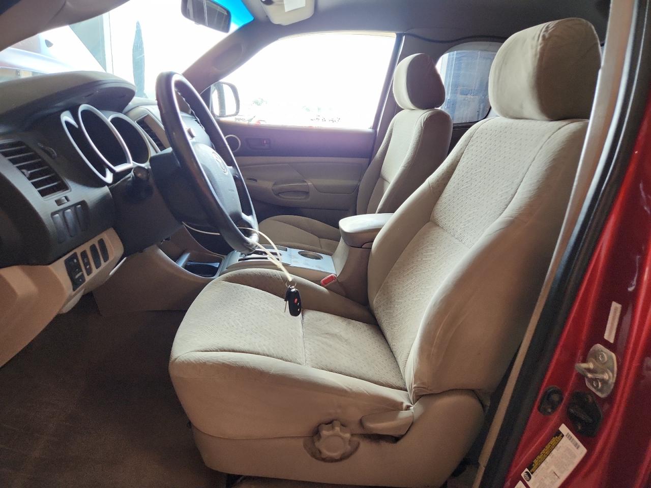 Toyota Tacoma Access Cab Image 4