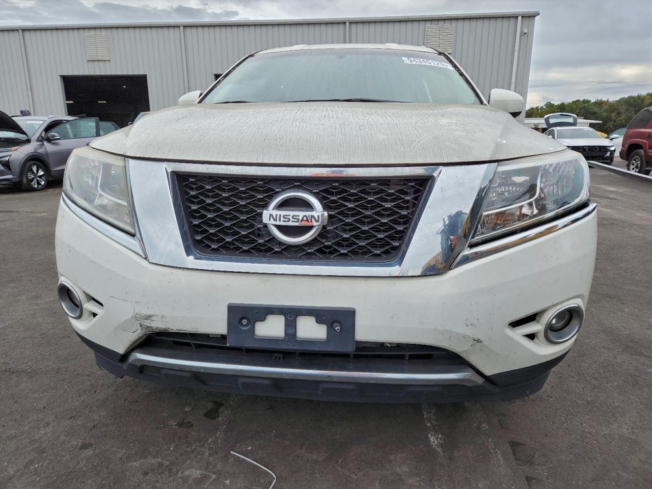 Nissan Pathfinder S Image 5