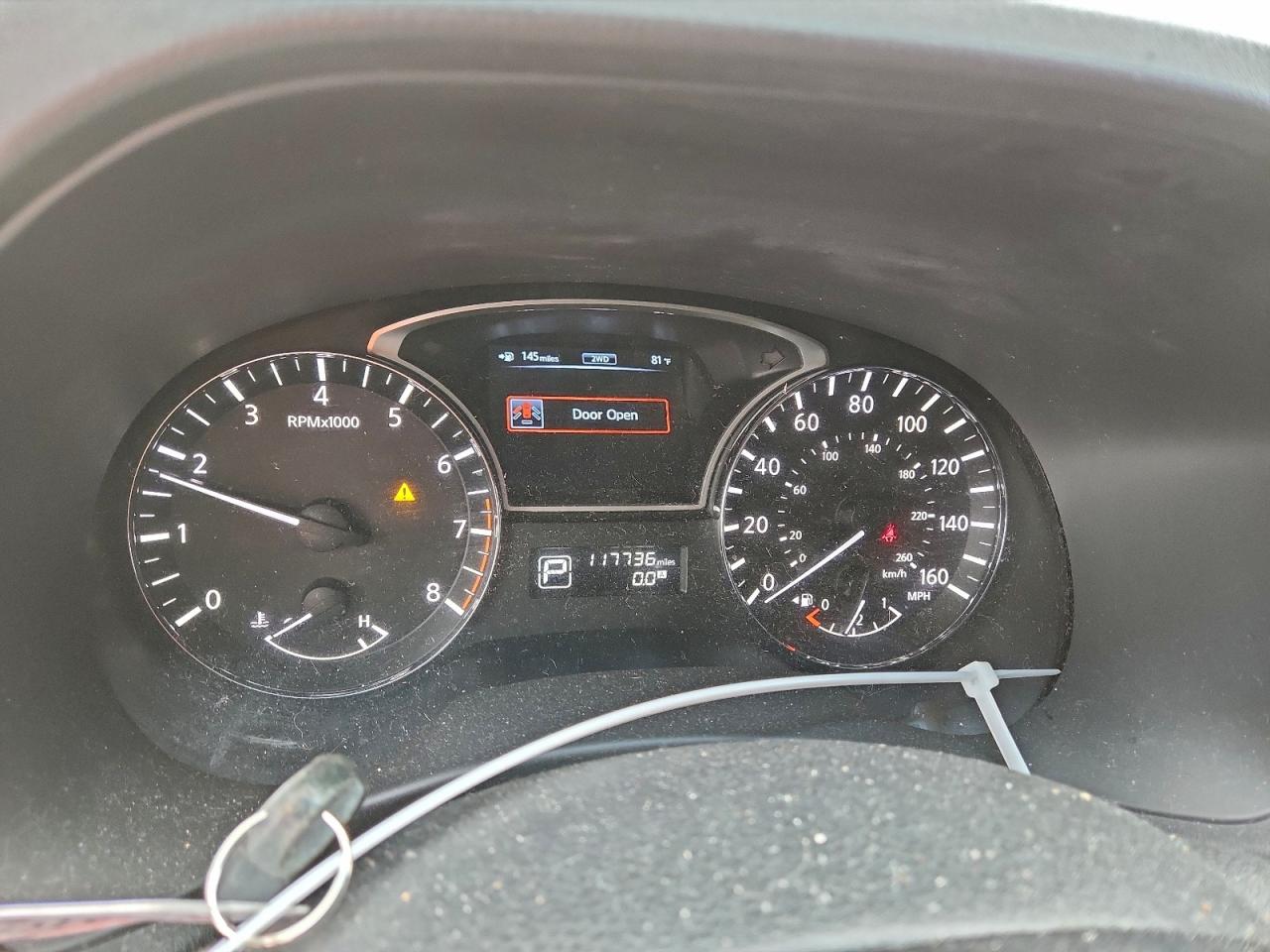 Nissan Pathfinder S Image 8