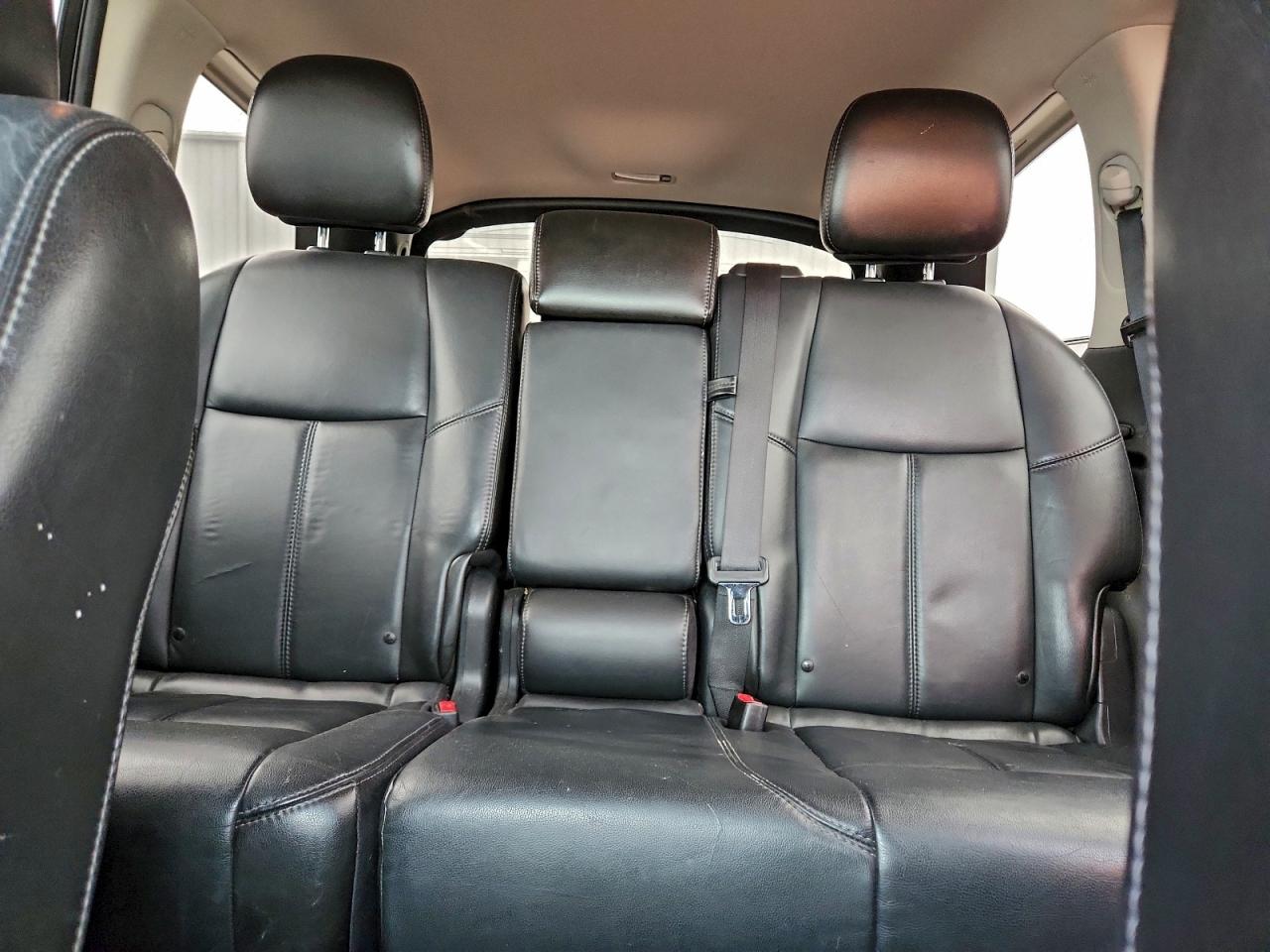 Nissan Pathfinder S Image 3