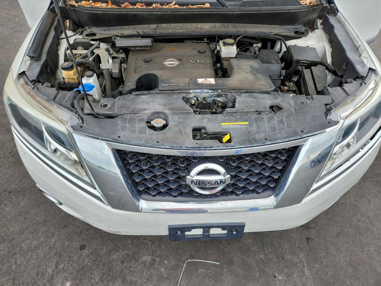 Nissan Pathfinder S Image 11