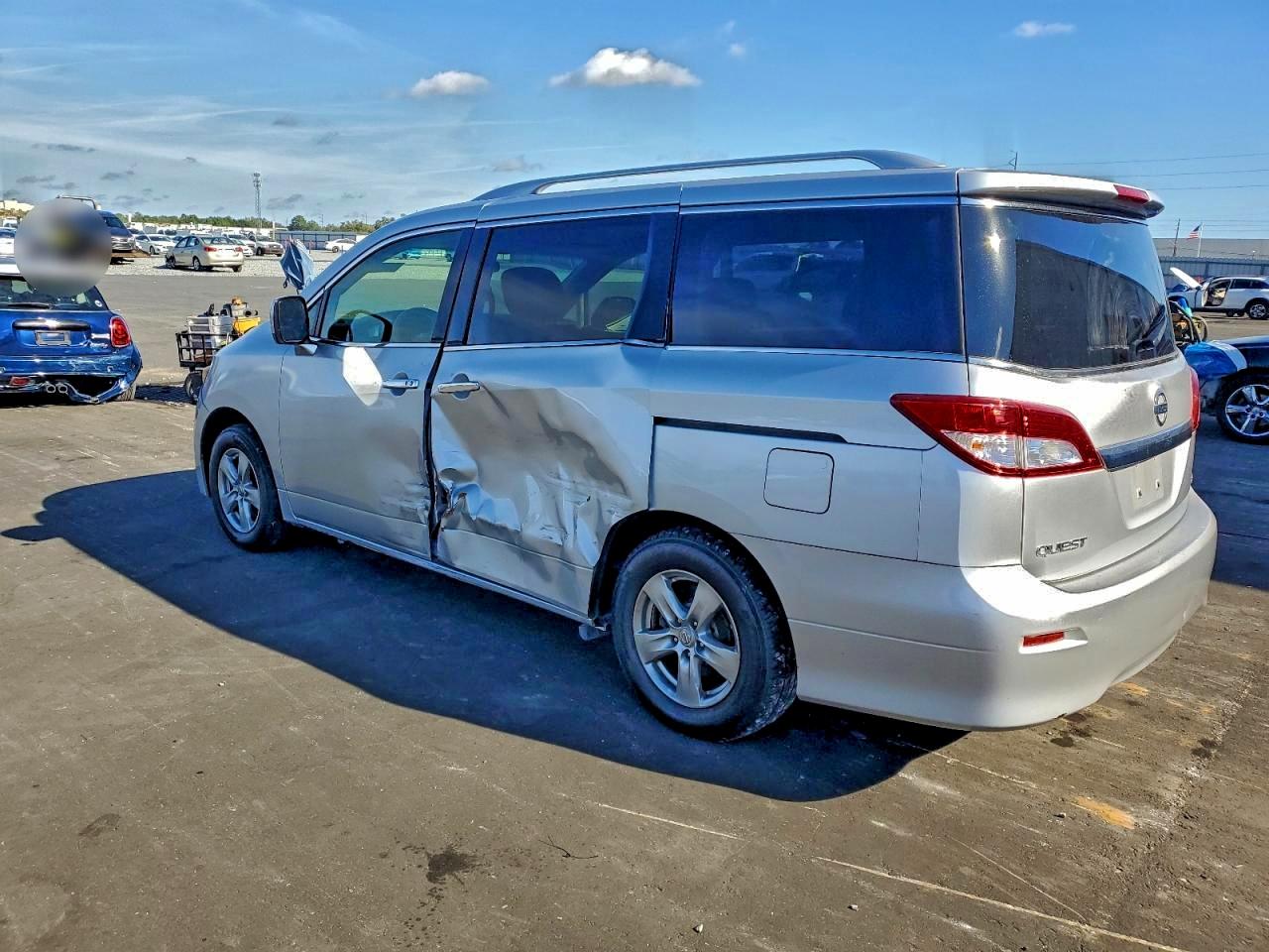 Nissan Quest S Image 8