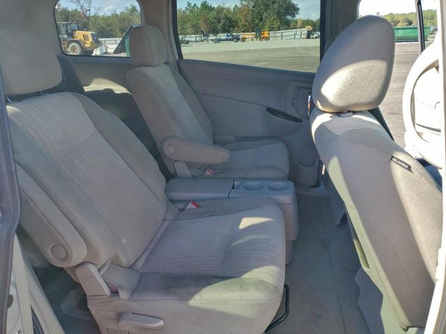 Nissan Quest S Image 11