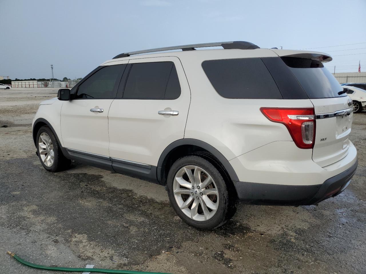 Ford Explorer Xlt Image 2