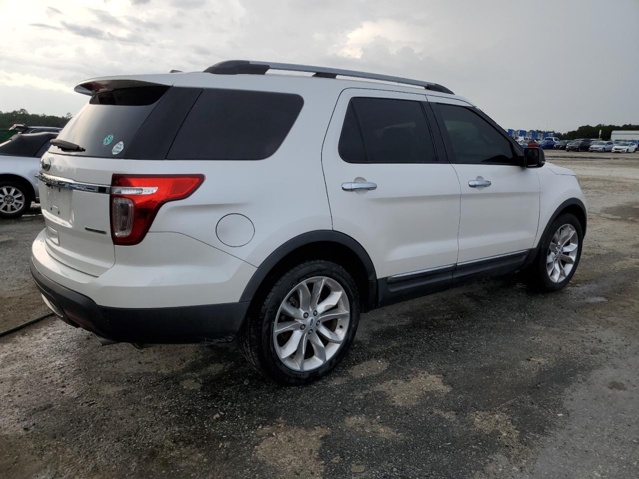 Ford Explorer Xlt Image 6